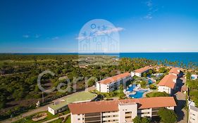 Carneiros Beach Resort